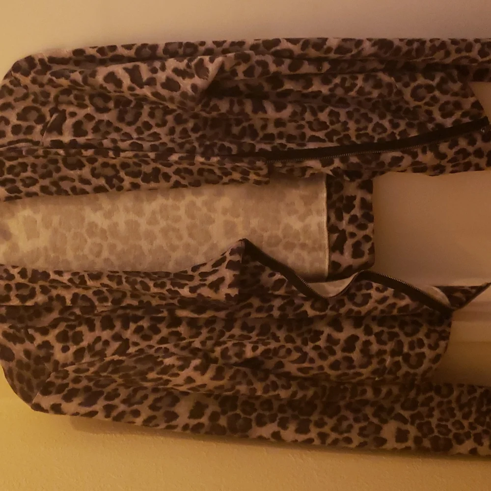Cardigan - Picture 2 of 3